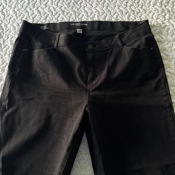 Liz Claiborne Women 20W Classic Bootcut Black denim jean - Picture 2 of 6